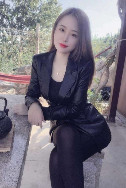 美女露露