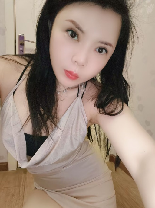 武侯个人制服少妇雅雅