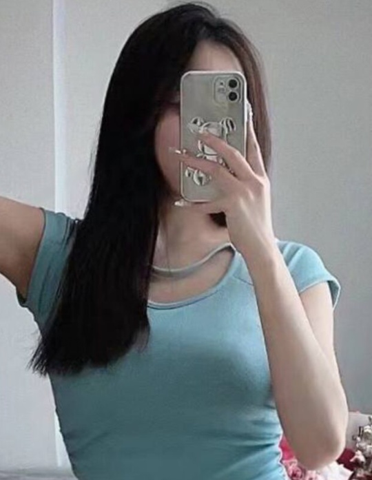 热情妩媚调情少女很火辣
