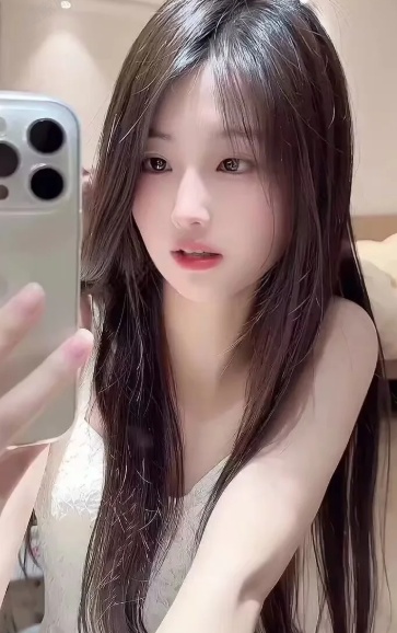 在刷大奶少妇