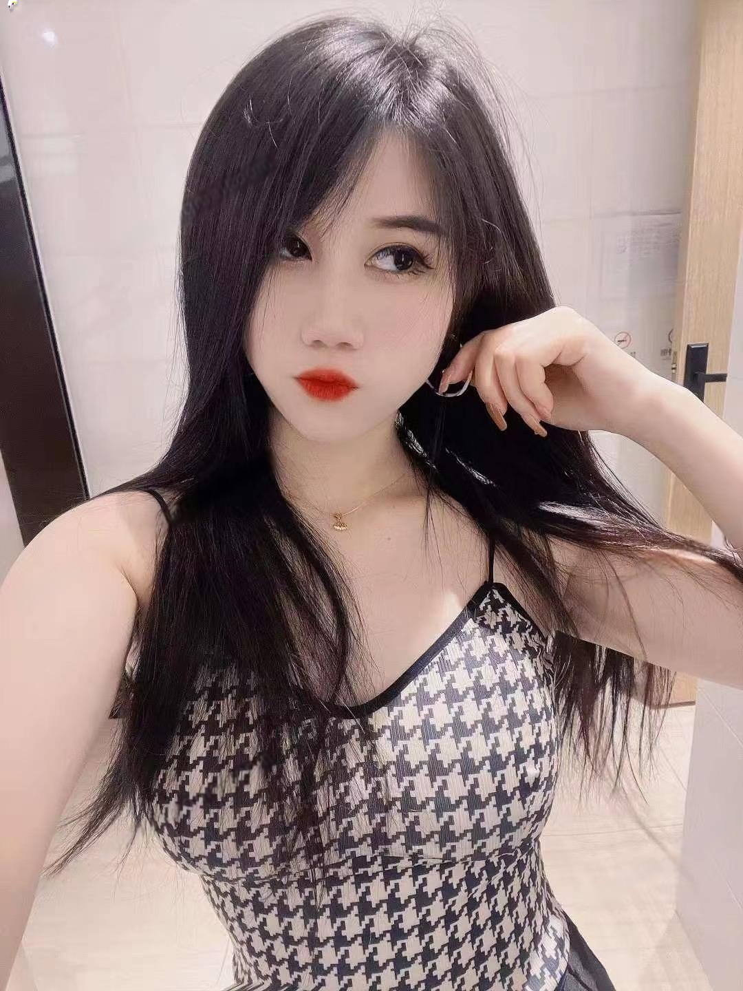 G奶美容店老板