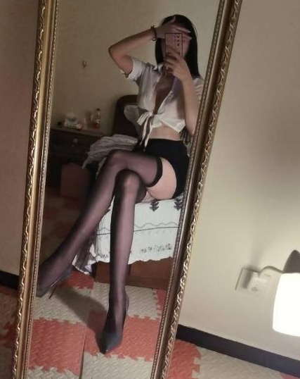 服务系贴心长腿老师
