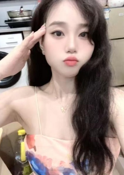 普拉提健身小妹