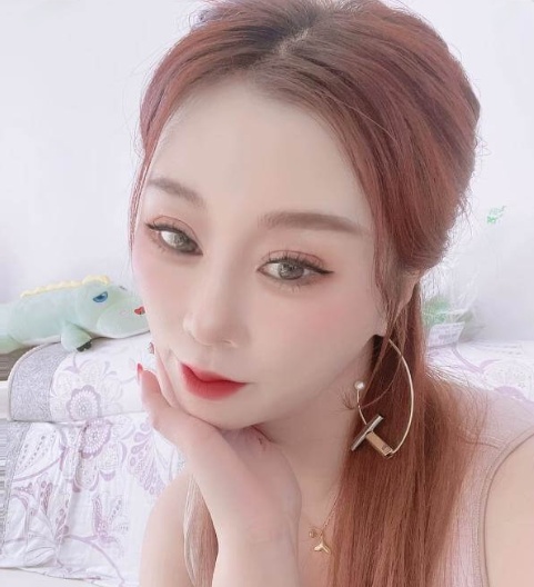 滨海晚安美少妇
