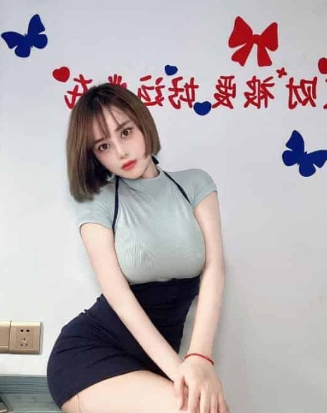 颜值大奶冰淇淋老师