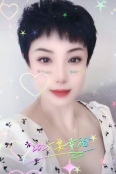 漂亮的短发熟女