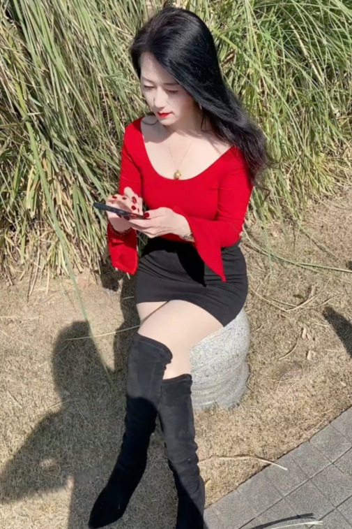 大长腿熟妇