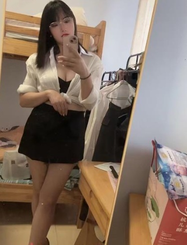 风骚眼镜小喵喵