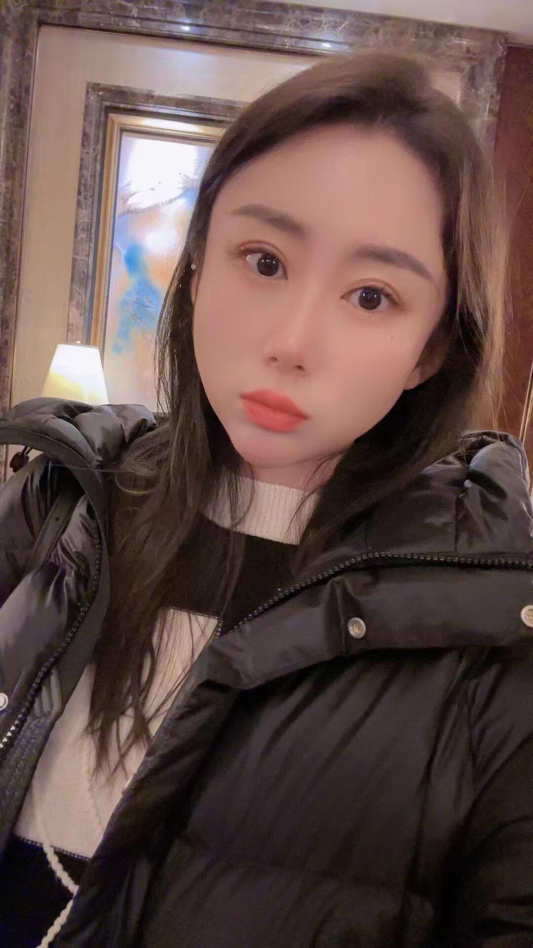 中山新开路美女胸好看