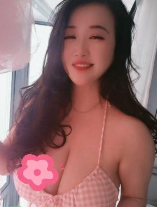 大奶喷潮小骚货