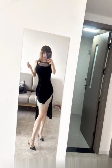 波大臀翘的小少妇