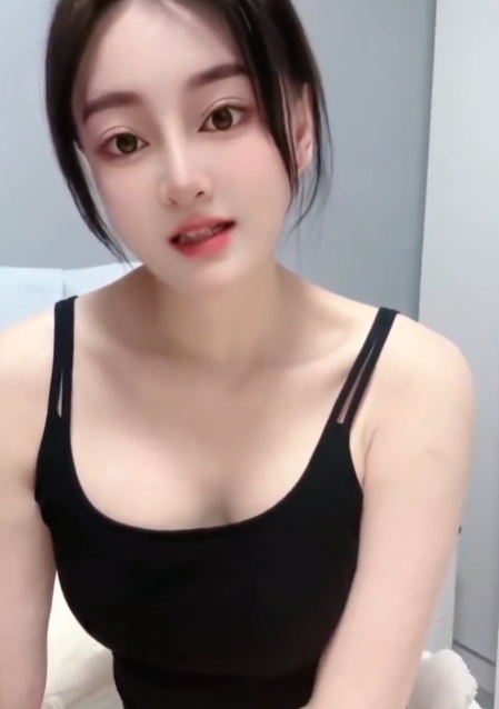 丰乳肥臀水多的御姐