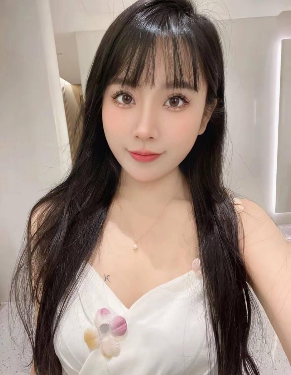 鲜族娇小少妇