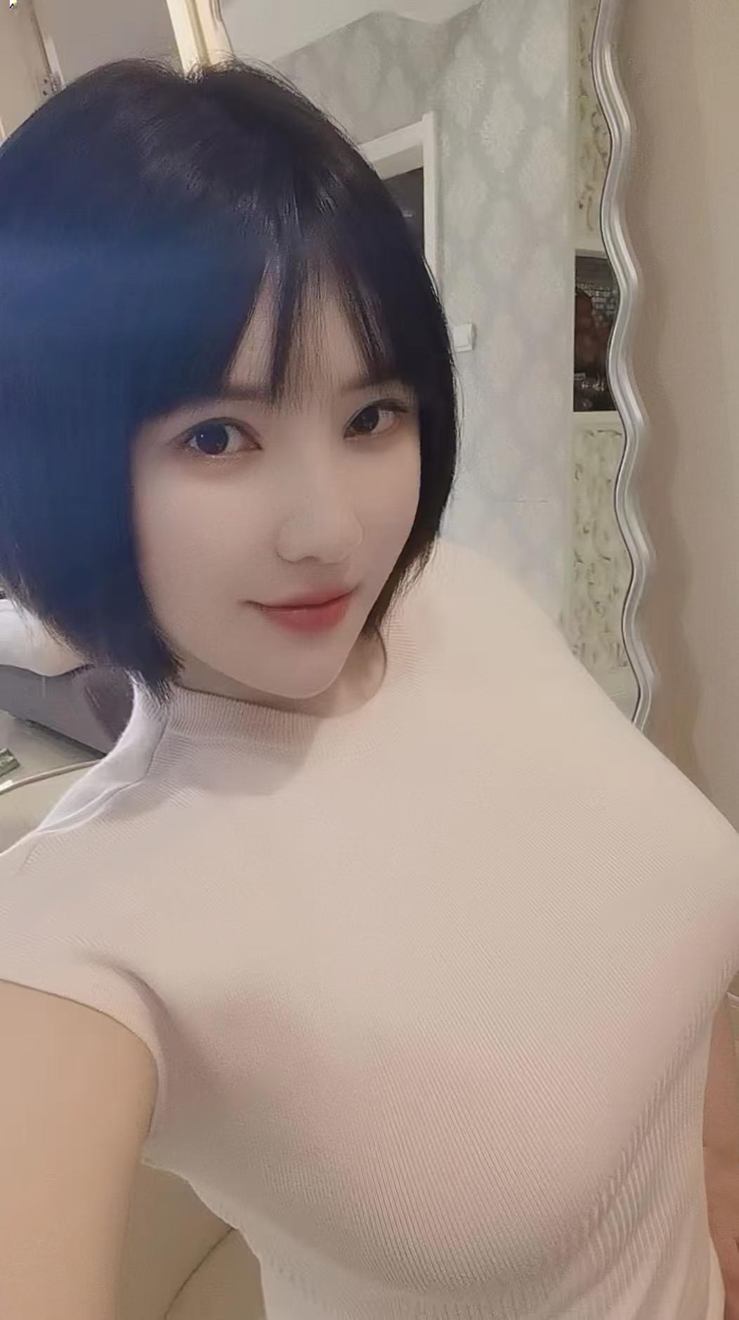 短发东北美女