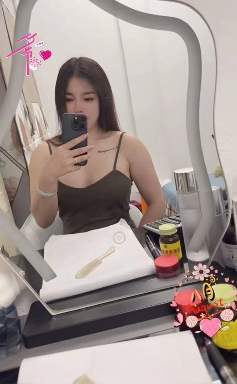 制服大奶少妇丽妮