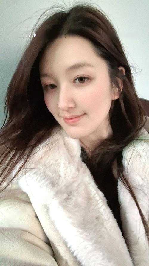 高颜值大胸风骚小少妇