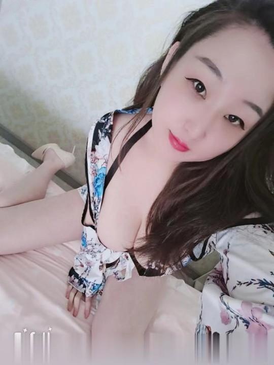 圆屁屁的小姐姐
