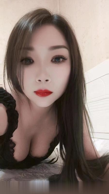 性感肤白翘臀彤彤