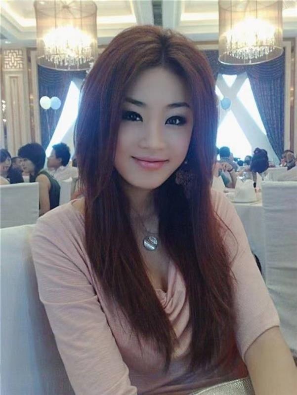 高个蜜桃翘臀小骚姐姐