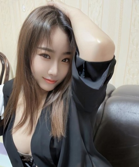成都粉乳妹子馨儿