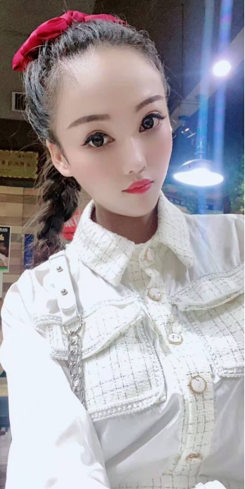 高挑坚挺的妹子