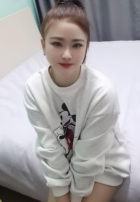 白云三元里可爱女友逗逗