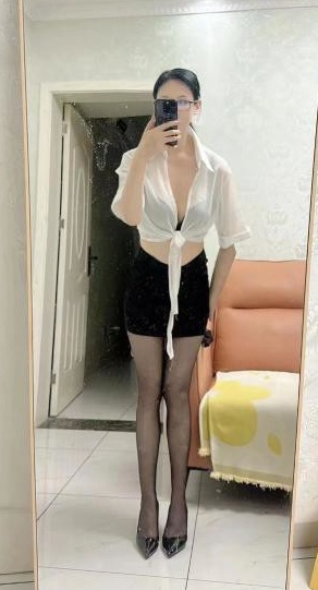眼镜娘少妇