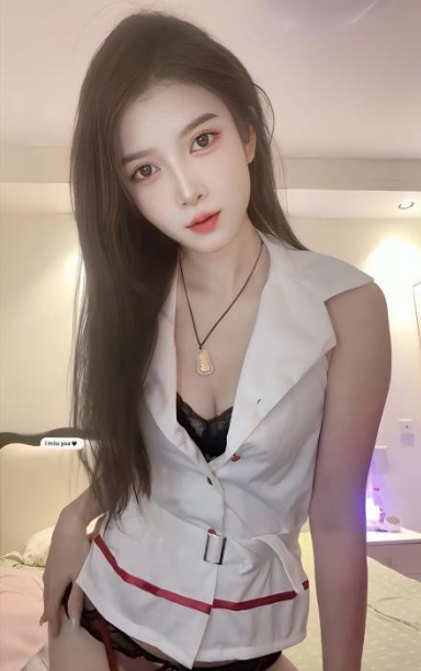 外围翘臀骚女艾米