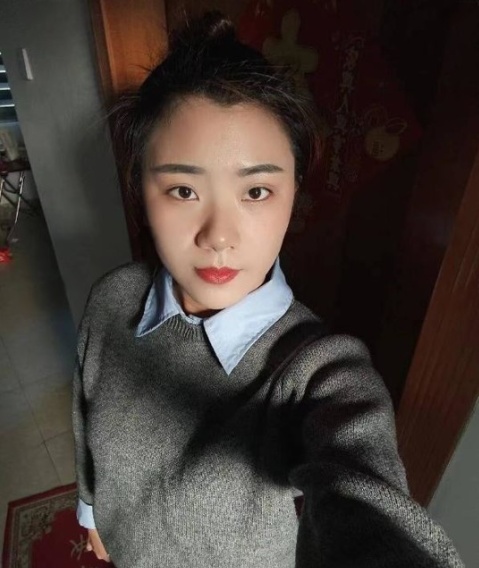 甜美型服务系妹子