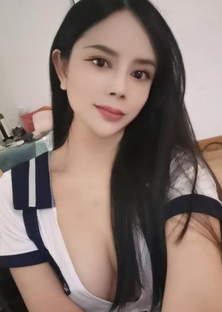 太阳城苗族美女