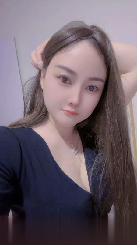 劲爆大奶小福