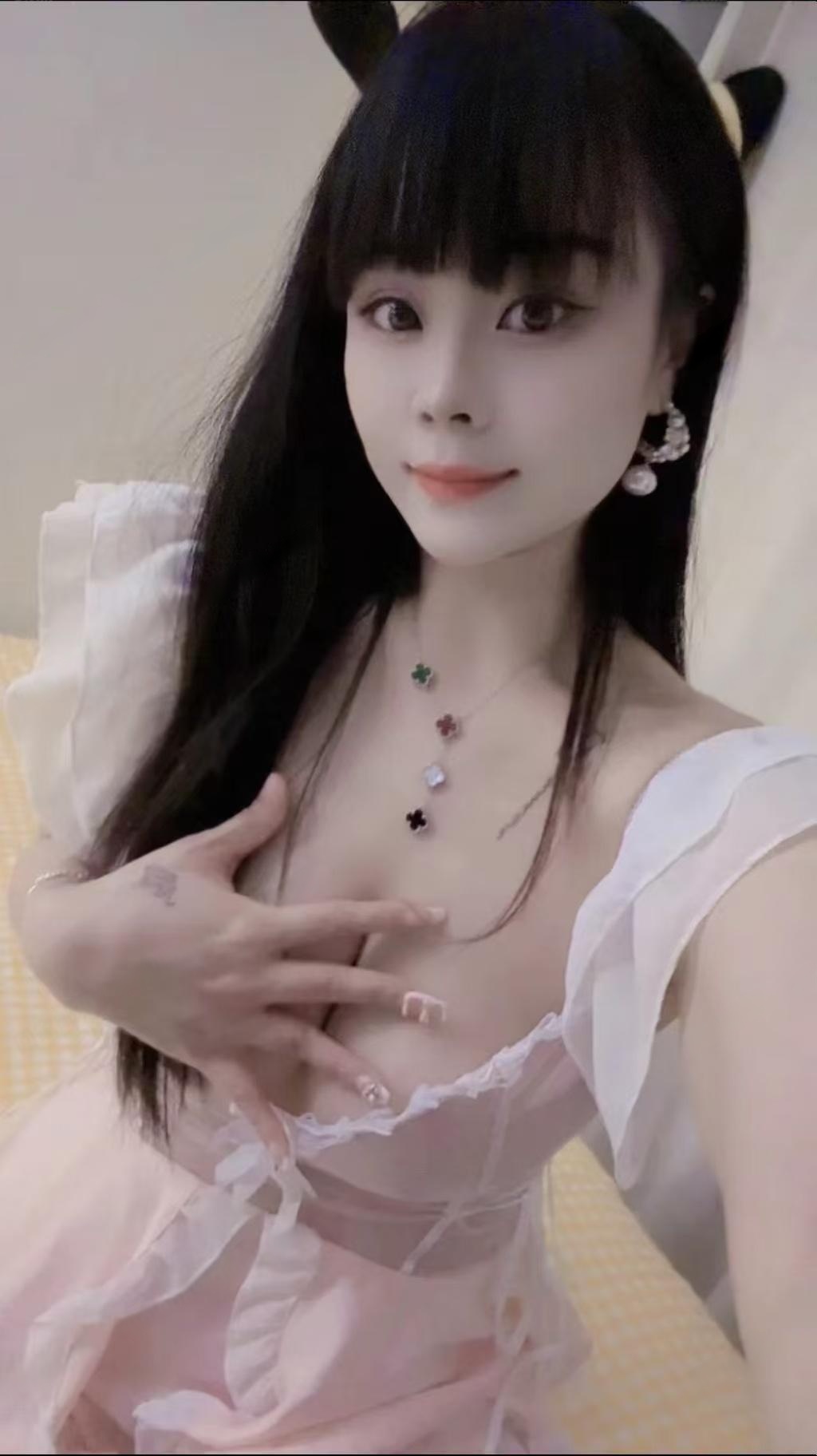 体验全套骚货服务小雅