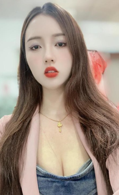 性感大胸小美妞