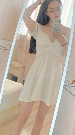 钟楼长腿美女