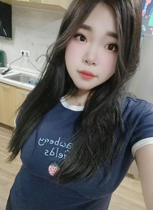 小美女大胸下面水超多