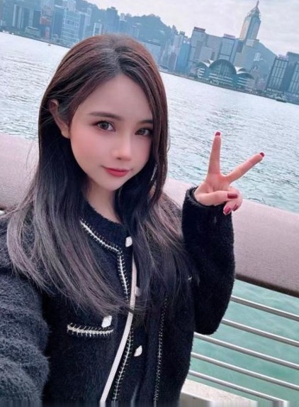 翘臀骚妹子小小