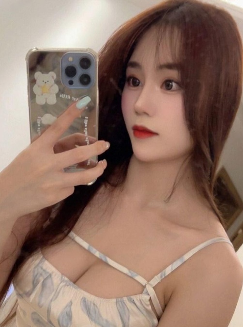 白嫩少妇丰满大胸