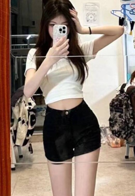 江大胸萝莉依依