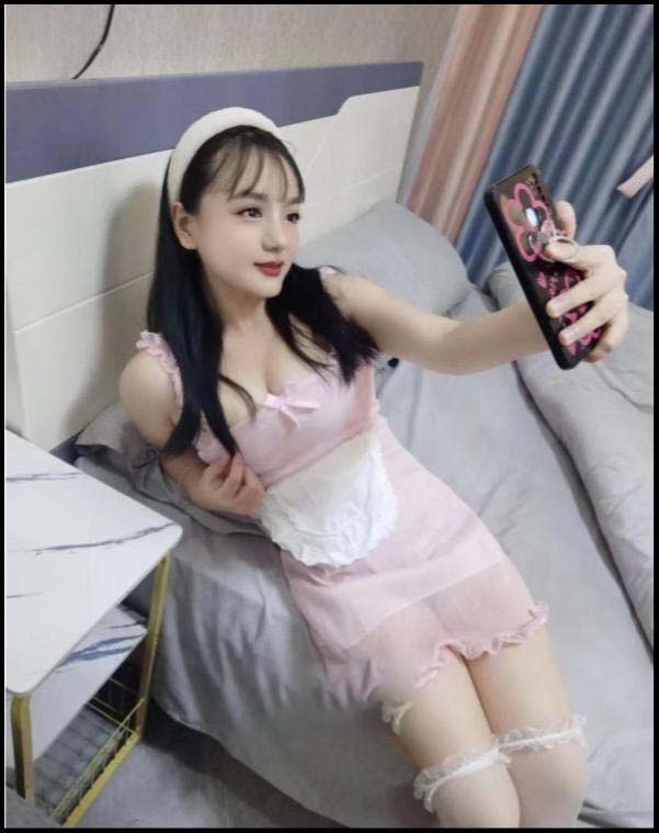 岛内性感嫩妹