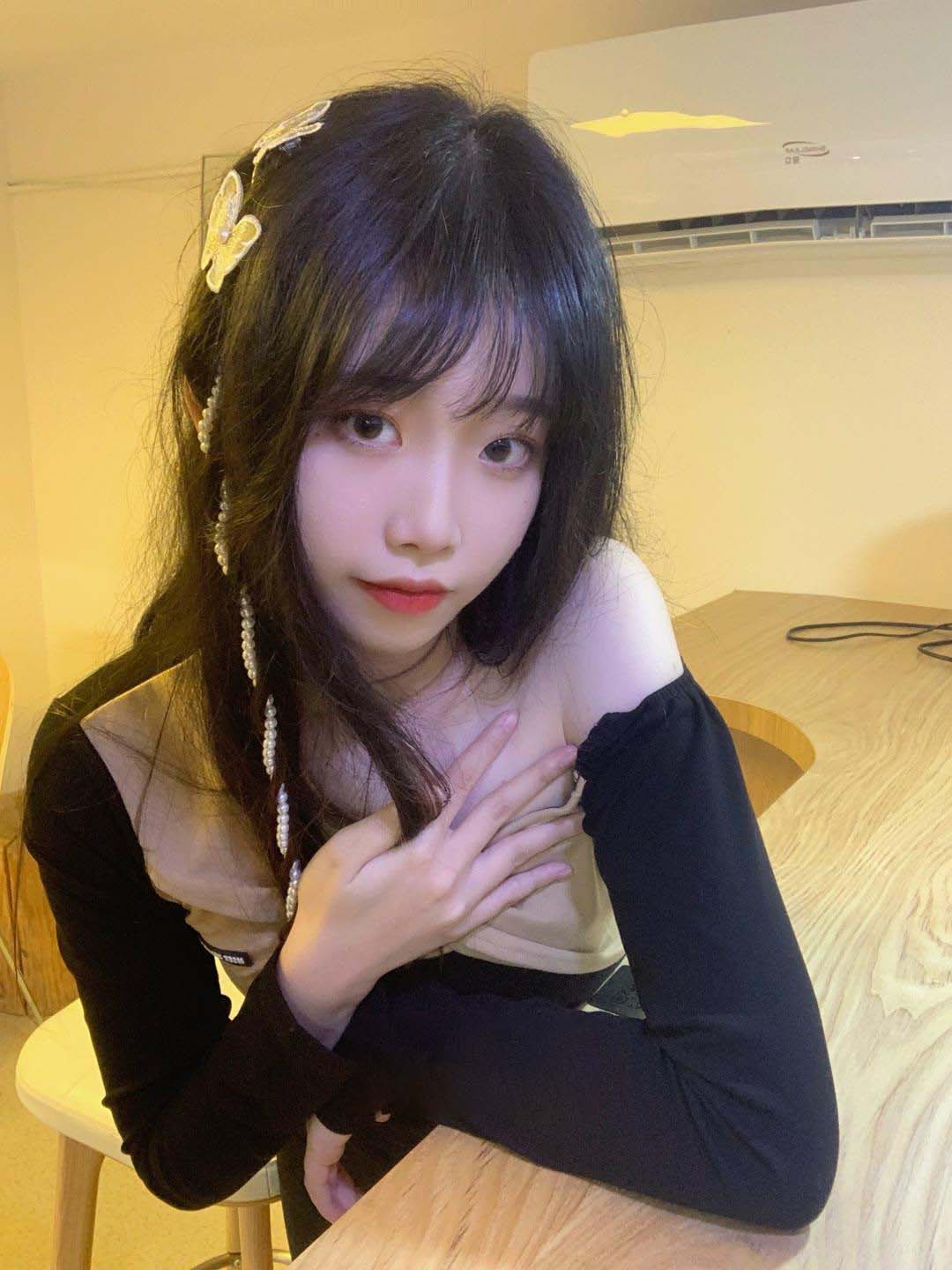 普陀色艺俱佳骚妹白虎穴