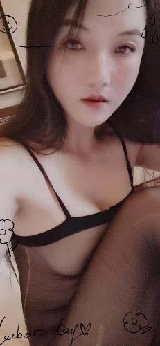 前凸后翘黑丝诱人