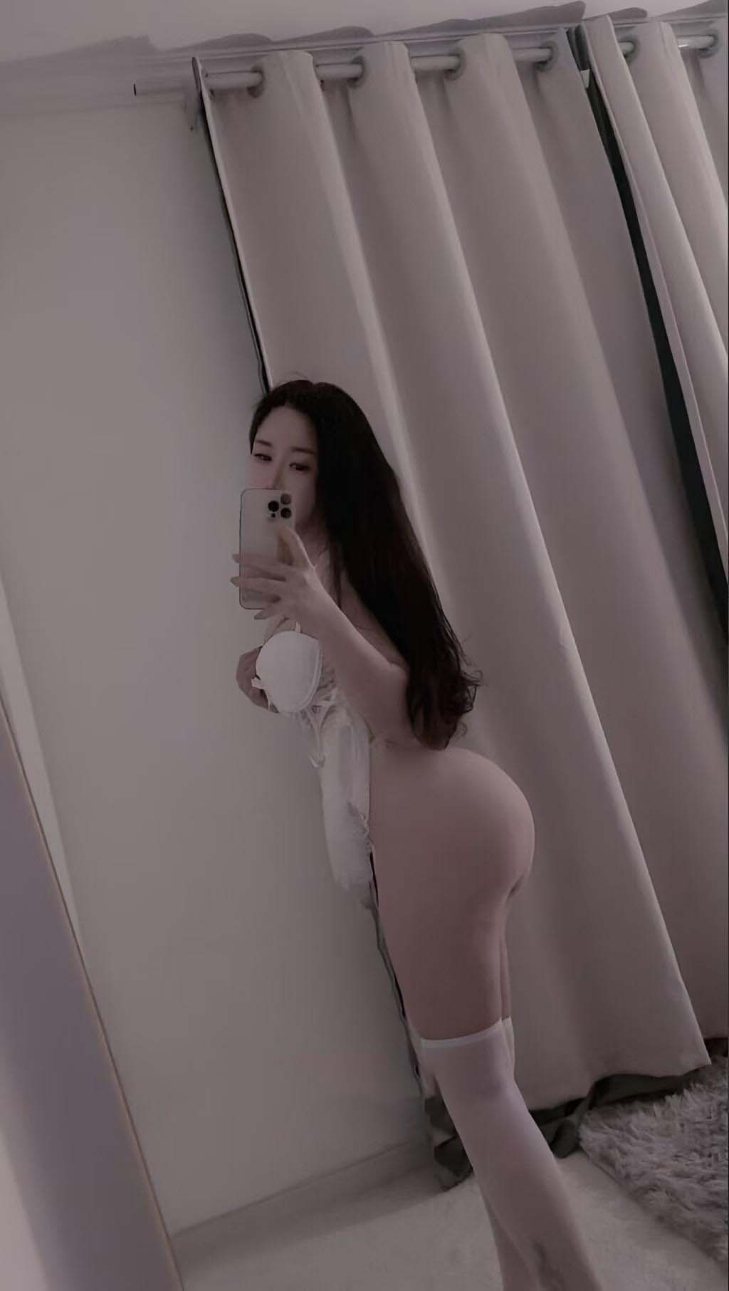 素女妹妹屁股翘翘的