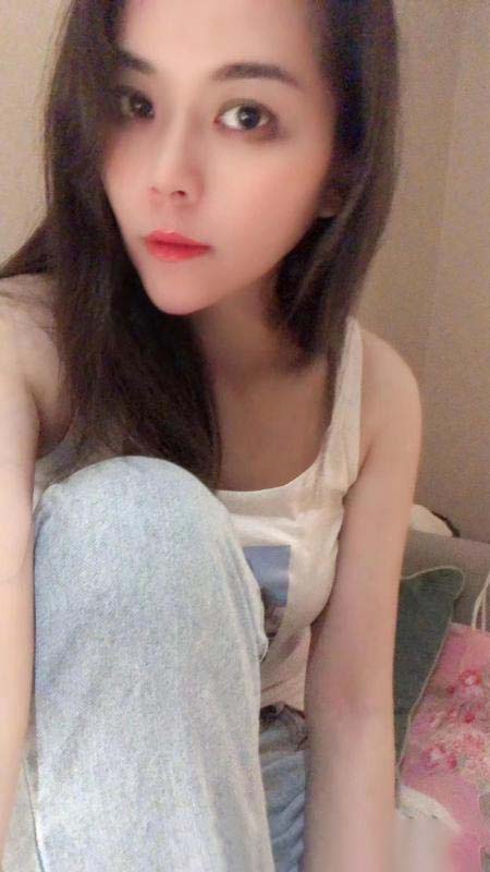 高挑大胸老师
