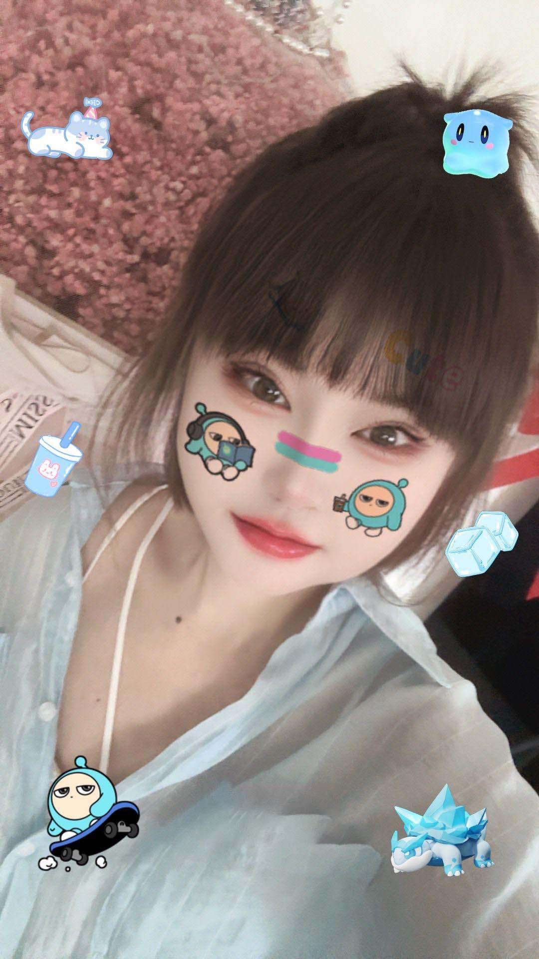 钟楼可爱小美女