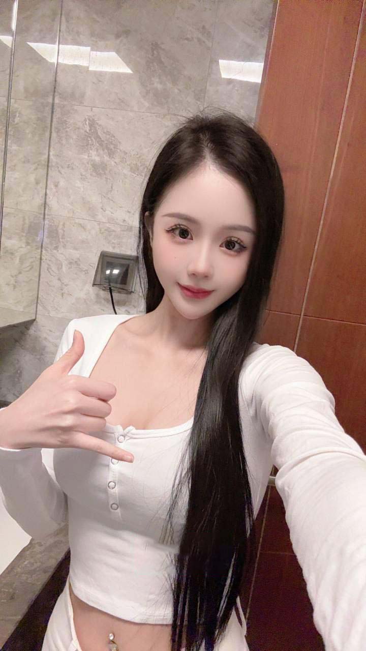 深喉白虎萝莉御姐