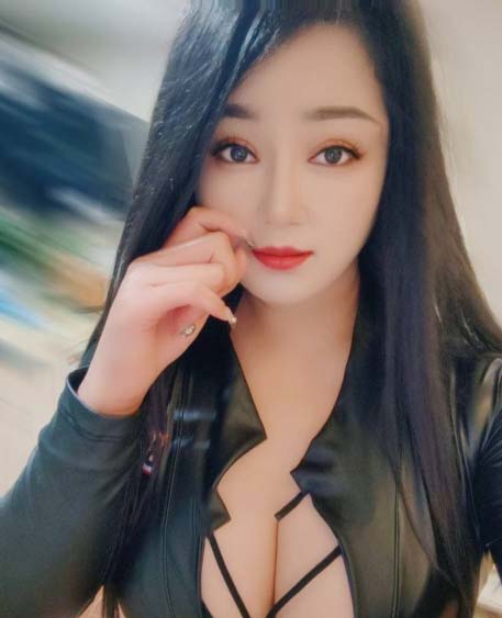 胸大服务好乐乐老师