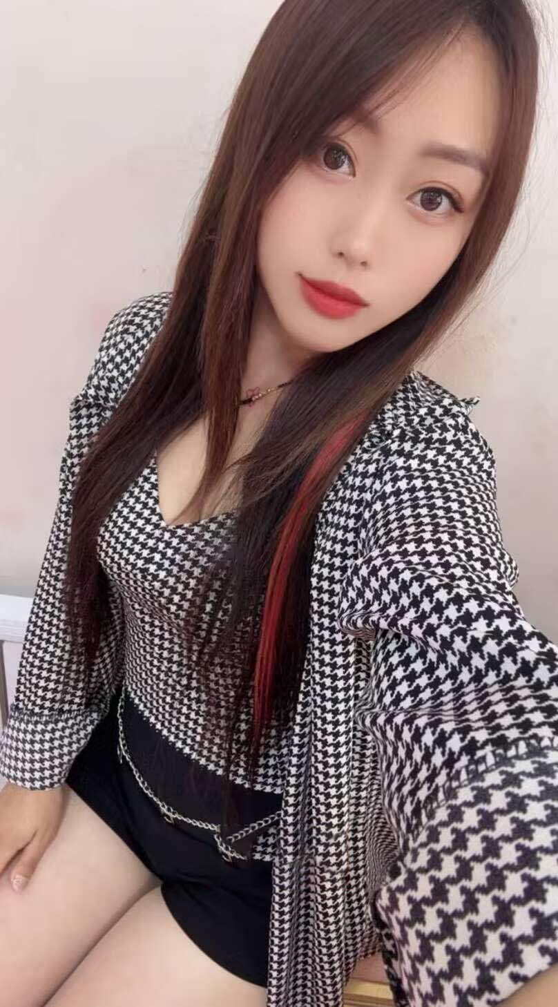 丰满水润肉臀服务型御姐