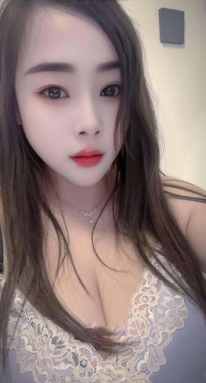 吹箫一级棒的大胸美妇