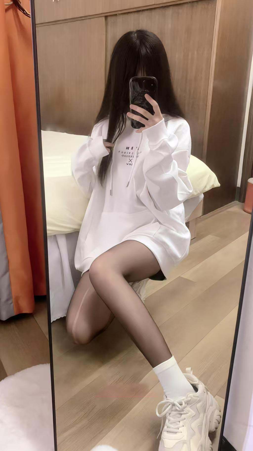 刚下水的嫩妹