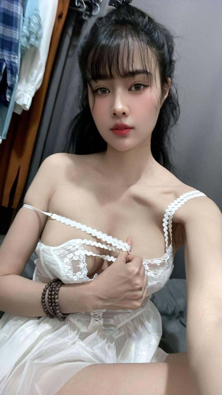 大胸性感中出御姐